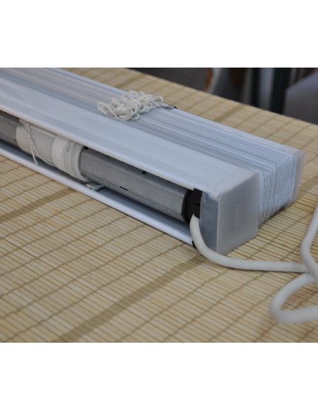 Veneziane su misura in alluminio da 15 mm Veneziane su misura in alluminio da 15 mm