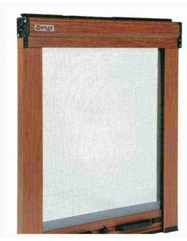 Particolare zanzariera a molla colore legno